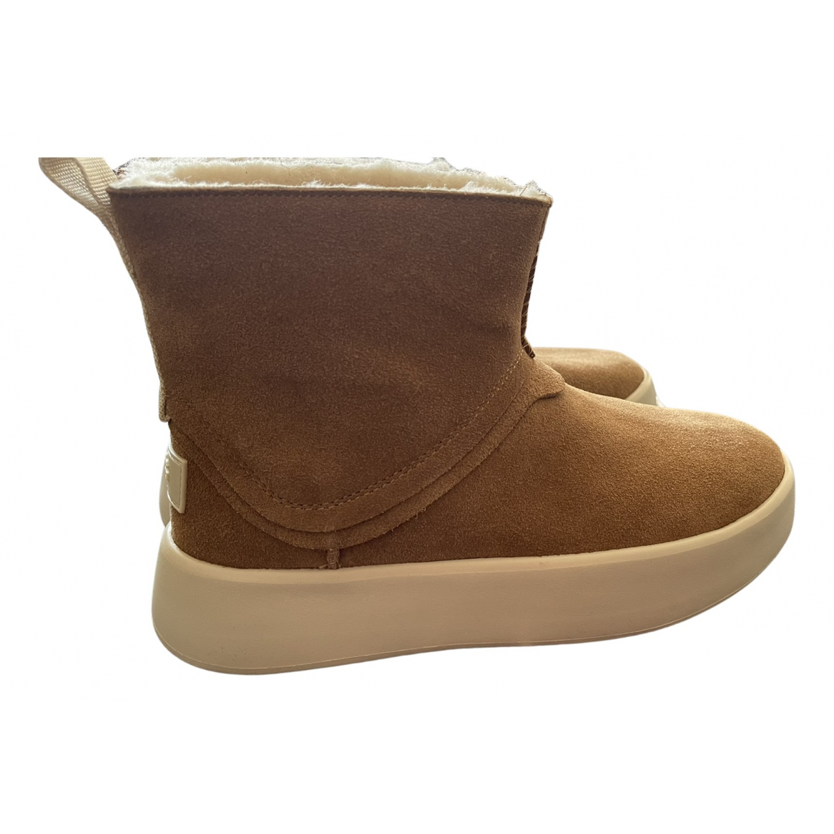 ugg bailey button size 6